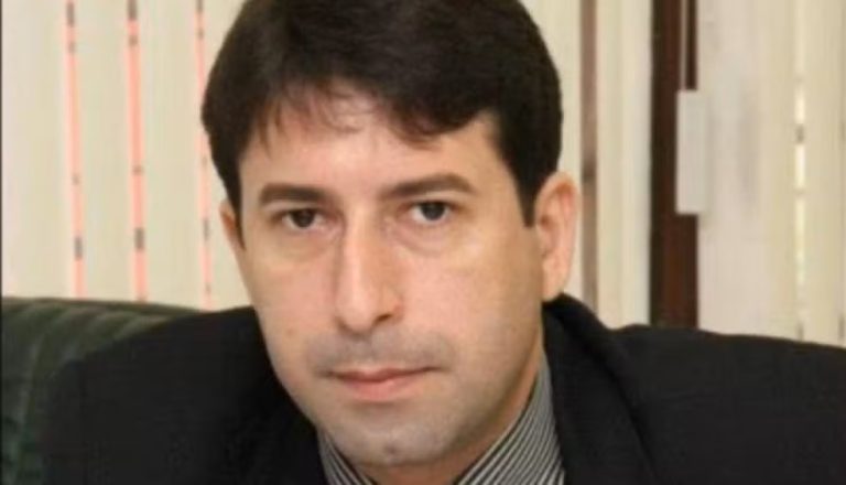 Ex-prefeito é solto, mas vai cumprir medidas cautelares