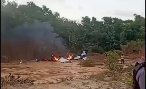 Avião pega fogo em pouso forçado em Paço do Lumiar