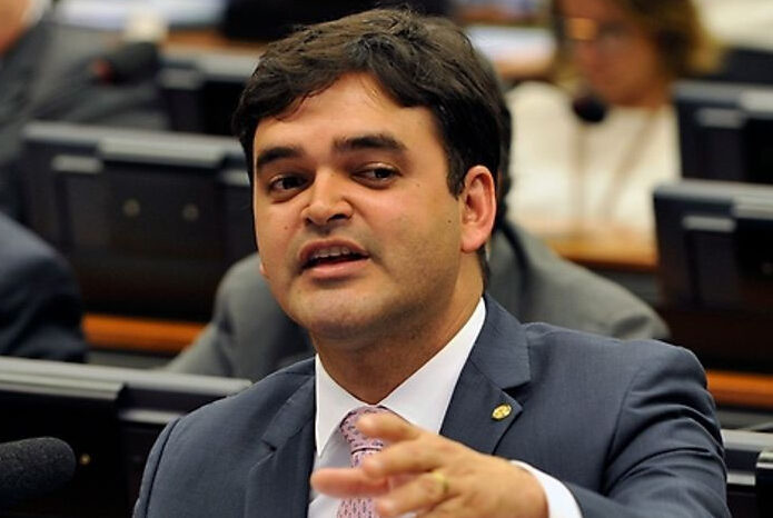 Rubens Júnior admite que foi alvo de gravação clandestina