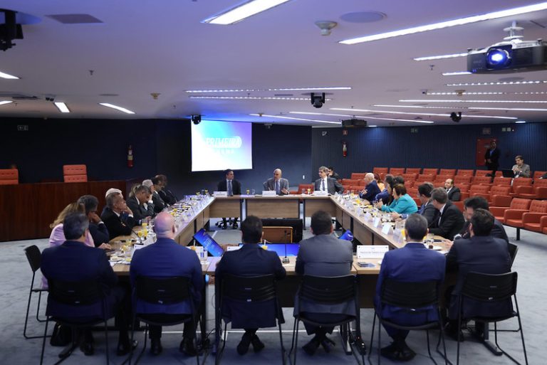 Reunião discute combate ao crime organizado no país