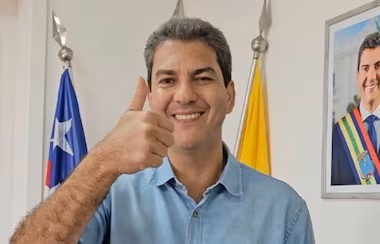 Reajuste salarial de prefeito é temporariamente suspenso