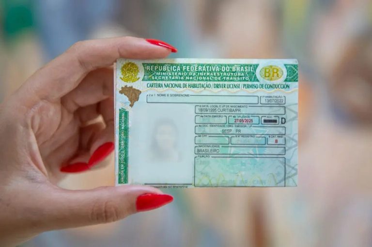 STF rejeita ação que questiona renovação automática da CNH