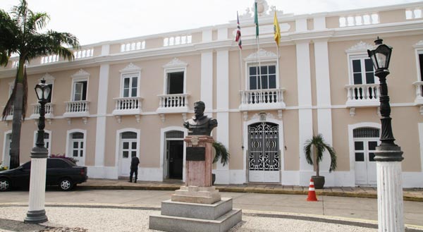 Orçamento ‘travado’ coloca carnaval em risco