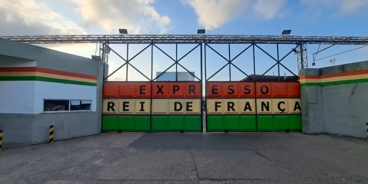 Expresso Rei de França nega falência após demissões