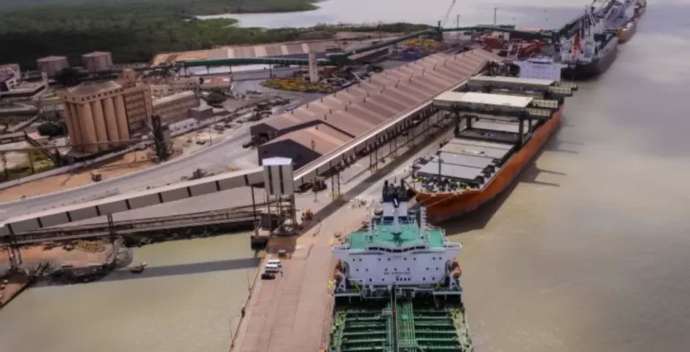 EMAP nega desvio de navios e diz que porto opera normal