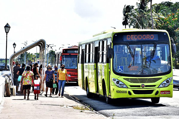 Greve de ônibus é suspensa após acordo em São Luís