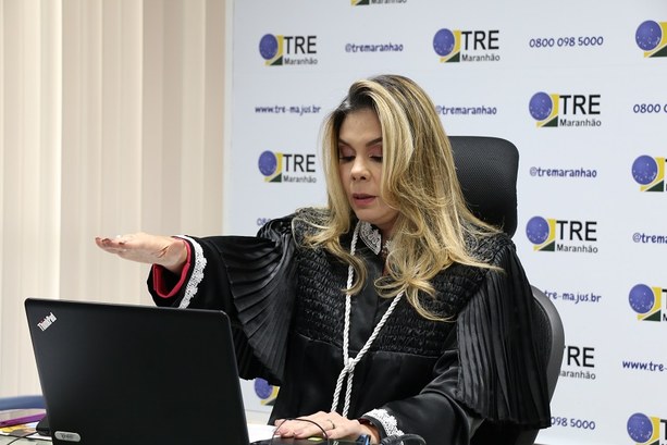Ex-juíza do TRE-MA bancou voo de ministro do STF, diz Estadão