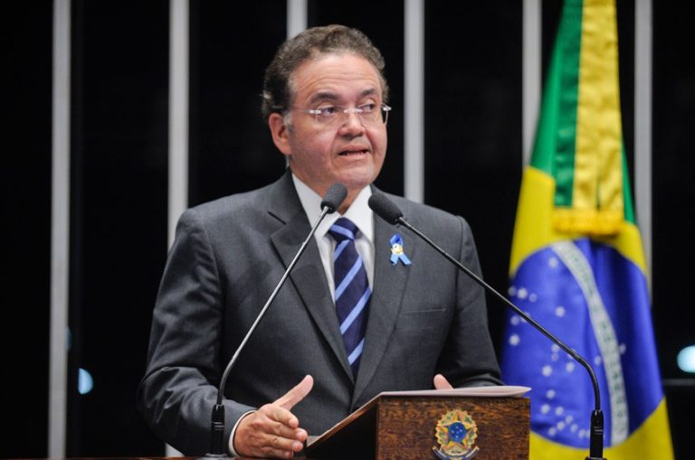Entenda o caminho da queixa-crime contra ex-senador